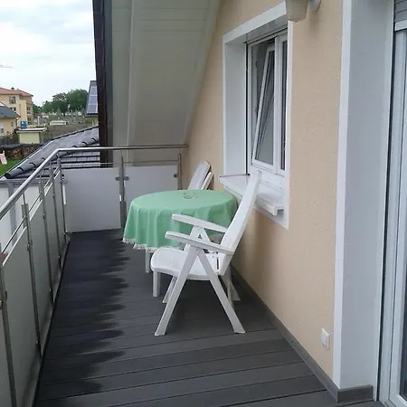 Valerie Эттенхайм