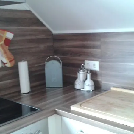 Valerie Эттенхайм